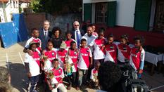 Coopération Madagascar 1 - Serge Telle et Gilles Tonelli en visite au centre ENDA OI pour enfants et jeunes en situation de rue ©DCI