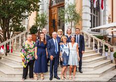 Réception Rome 2019 - S.E. M. Robert Fillon et son épouse, entourés du personnel de l’Ambassade. ©DR