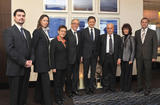 Nouveaux Ambassadeurs en Principauté - Légende (de gauche à droite en partant de la gauche) : M. Florin VLAD, Premier Conseiller à l’Ambassade de Roumanie Mme Anne-Marie BOISBOUVIER, Conseiller au Cabinet de S.A.S. le Prince Souverain S.E. Mme Cristina G. ORTEGA, Ambassadeur Extraordinaire et Plénipotentiaire de la République des Philippines M. José Badia, Conseiller de Gouvernement pour les Relations Extérieures S.E. M. Giuliano GIARDI, Ambassadeur Extraordinaire et Plénipotentiaire de la République de Saint-Marin S.E. M. Bogdan MAZURU, Ambassadeur Extraordinaire et Plénipotentiaire de Roumanie Mme Marie-Catherine CARUSO-RAVERA, Directeur des Relations Diplomatiques et Consulaires M. Vincent LOZZA, Directeur Général Développement&Services aux Adhérents de la CDE.Photo : Centre de Presse de Monaco / Charles Franch. Photo en HD : s'adresser à Lydie Calvas-Blanchon – lcalvas@gouv.mc
Nouveaux Ambassadeurs en Principauté - Légende (de gauche à droite en partant de la gauche) : M. Florin VLAD, Premier Conseiller à l’Ambassade de Roumanie Mme Anne-Marie BOISBOUVIER, Conseiller au Cabinet de S.A.S. le Prince Souverain S.E. Mme Cristina G. ORTEGA, Ambassadeur Extraordinaire et Plénipotentiaire de la République des Philippines M. José Badia, Conseiller de Gouvernement pour les Relations Extérieures S.E. M. Giuliano GIARDI, Ambassadeur Extraordinaire et Plénipotentiaire de la République de Saint-Marin S.E. M. Bogdan MAZURU, Ambassadeur Extraordinaire et Plénipotentiaire de Roumanie Mme Marie-Catherine CARUSO-RAVERA, Directeur des Relations Diplomatiques et Consulaires M. Vincent LOZZA, Directeur Général Développement&Services aux Adhérents de la CDE.Photo : Centre de Presse de Monaco / Charles Franch. Photo en HD : s'adresser à Lydie Calvas-Blanchon – lcalvas@gouv.mc