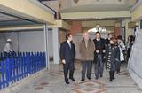 Visite Marché - S.E. M. le Ministre d’Etat visite les halles du Marché de la Condamine avec le Maire, Georges Marsan, pour faire un point sur l’état d’avancement des travaux. Ils sont accompagnés de Marie-Pierre Gramaglia, Conseiller de Gouvernement pour l’Equipement, l’Environnement et l’Urbanisme et d’Olivier Lavagna, Directeur des Travaux Publics. © Charly Gallo / Centre de Presse Visite Marché - S.E. M. le Ministre d’Etat visite les halles du Marché de la Condamine avec le Maire, Georges Marsan, pour faire un point sur l’état d’avancement des travaux. Ils sont accompagnés de Marie-Pierre Gramaglia, Conseiller de Gouvernement pour l’Equipement, l’Environnement et l’Urbanisme et d’Olivier Lavagna, Directeur des Travaux Publics. © Charly Gallo / Centre de Presse