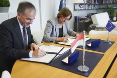 signature accord Conseil Europe 2018 - H.E. Mr. Rémi Mortier, Ambassador, Permanent Representative of the Principality of Monaco to the Council of Europe, and Ms. Gabriella Battaini-Dragoni, Deputy Secretary General of the Council of Europe  ©DR