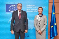 1-M. Robert GELLI et Mme Marija PEJCINOVIC BURIC. ©DR - 1- Mr. Robert Gelli, Secretary of Justice and Ms. Marija Pejcinovic Buric, Secretary General of the Council of Europe. ©DR