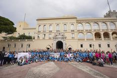 140 enfants place du Palais pour la Relève de la Garde. ©Direction de la Communication-Manuel Vitali - ©Direction de la Communication / Manuel Vitali