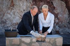 1ère pierre SPA - LL.AA.SS. le Prince et la Princesse de Monaco posent la 1ère pierre de la SPAM ©Direction de la Communication-Stéphane Danna