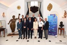 20 ans PELAGOS - De gauche à droite : Armelle Roudaut-Lafon, Directeur des Affaires Maritimes de la Principauté de Monaco et Représentante de la Partie monégasque à l’Accord Pelagos ; Alain Barcelo, Chef du Service connaissance du Patrimoine du Parc national de Port-Cros et Président du Comité Scientifique et Technique de l’Accord Pelagos ; Rémi Méjecaze, Adjoint à la sous-directrice de la protection et de la restauration des écosystèmes littoraux et marins (Ministère de la Transition Écologique et Solidaire) et Représentant de la Partie française à l’Accord Pelagos ; Marc Duncombe, Directeur du Parc national de Port-Cros ; Cyril Gomez, Directeur général du Département de l’Équipement, de l’Environnement et de l’Urbanisme de Monaco et Président de la Réunion des Parties à l’Accord Pelagos ; Giuseppe Bonelli, Capitaine de Vaisseau du Corps de Garde-Côtes italien ; Costanza Favilli, Secrétaire exécutif de l’Accord Pelagos ; Thierry Duchesne, Adjoint du Préfet maritime de la Méditerranée ; Laurent Isnard, Préfet maritime de la Méditerranée ; Jean-Pierre Tuveri, Maire de Saint-Tropez.