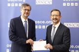 Accréditation Frédéric Labarrère OSCE - S.E. M. Frédéric LABARRERE, nouveau Représentant permanent de la Principauté de Monaco auprès de l’Organisation pour la Sécurité et la Coopération en Europe (OSCE), et M. Thomas GREMINGER, Secrétaire général de l’Organisation. © : OSCE/Ekaterina HARSDORF Accréditation Frédéric Labarrère OSCE - S.E. M. Frédéric LABARRERE, nouveau Représentant permanent de la Principauté de Monaco auprès de l’Organisation pour la Sécurité et la Coopération en Europe (OSCE), et M. Thomas GREMINGER, Secrétaire général de l’Organisation. © : OSCE/Ekaterina HARSDORF