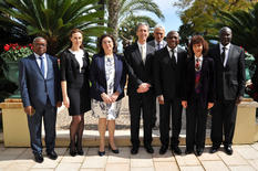 Accréditation UE TOGO - M. Gilles Tonelli, Conseiller de Gouvernement pour les Relations Extérieures et la Coopération, entouré des Ambassadeurs et des personnalités