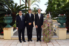 Accréditations Mauritanie Thaïlande - 
From left to right: H.E. Mr Sihasak Phuangketkeow, Ambassador Extraordinary and Plenipotentiary of the Republic of Thailand;  H.E. Mr Georges Karolyi, Ambassador Extraordinary and Plenipotentiary of Hungary;Mr Gilles Tonelli, Minister of Foreign Affairs and Cooperation; H.E. Ms Aichetou M’Haiham, Ambassador Extraordinary and Plenipotentiary of Mauritania © Government Communication Department / Manuel Vitali