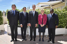 Ambassadeurs 14 mai - De gauche à droite : S.E. M. François de Kerchove d’Exaerde, Ambassadeur de Belgique ; S.E. M. Rami Adwan, Ambassadeur du Liban ; Gilles Tonelli, Conseiller de Gouvernement-Ministre des Relations Extérieures et de la Coopération ; S.E. Mme Livia Leu Agosti, Ambassadeur de Suisse et S.E. M. Auguste C. Alavo, Ambassadeur de la République du Bénin ©Direction de la Communication/Michael Alesi