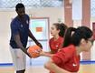 Bangaly charles 3 - Le pivot de la Roca Team, Bangaly Fofana, lors de son cours de basket-ball au Collège Charles III Bangaly charles 3 - Le pivot de la Roca Team, Bangaly Fofana, lors de son cours de basket-ball au Collège Charles III