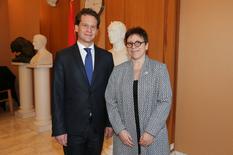 Voir la photo - Isabelle Rosabrunetto, Directeur Général du Département des Relations extérieures et de la Coopération et Kristóf Altusz, Secrétaire d'Etat adjoint au Ministère des Affaires Etrangères et du Commerce de Hongrie - ©Direction de la Communication/Frédéric Nebinger