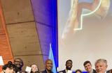 Fondation de Monaco-Peace et Sport 1 - De gauche à droite : au 1er plan, Gabriel DERI, Laura VASILE, Elisa MARTARELLO, Mme Martine GARCIA-MASCARENHAS, Emma VAN KLAVEREN, Antoine VERRANDO, Joël BOUZOU, au 2ème plan, Alphonse ZANOU (Responsable Services généraux/CIUP), Marta MORCILLO (DiploCité), Didier DROGBA, Siya KOLISI. Fondation de Monaco-Peace et Sport 1 - De gauche à droite : au 1er plan, Gabriel DERI, Laura VASILE, Elisa MARTARELLO, Mme Martine GARCIA-MASCARENHAS, Emma VAN KLAVEREN, Antoine VERRANDO, Joël BOUZOU, au 2ème plan, Alphonse ZANOU (Responsable Services généraux/CIUP), Marta MORCILLO (DiploCité), Didier DROGBA, Siya KOLISI.