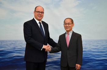 GIEC - HD - 
S.A.S. le Prince Albert II de Monaco et M. Lee Hoesung, Président du GIEC© Charly Gallo / Direction de la Communication