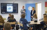 Harcèlement à l’école - Tous concernés. ©Direction de la Communication-Stéphane Danna - Christine Lanzerini, Directeur Général de l'Institution François d'Assise-Nicolas Barré (à droite) et Franck Fantino, Adjoint au Chef d'Établissement de l'Institution François d'Assise-Nicolas Barré, Directeur Pédagogique du Collège (à gauche) dans une classe à l’occasion de la journée « Non au harcèlement ». ©Direction de la Communication / Stéphane Danna