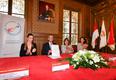 La Mairie signe le PNTE 8-10-18 -
Le Maire, Georges Marsan, signe la Charte d'engagement du Pacte National pour la Transition Énergétique, dans la Salle des Mariages, aux côtés de Marie-Pierre Gramaglia et Annabelle Jaeger-Seydoux (à droite)et Marjorie Crovetto-Harroch (à gauche)Crédit photo : Michael Alesi © Direction de la Communication La Mairie signe le PNTE 8-10-18 -
Le Maire, Georges Marsan, signe la Charte d'engagement du Pacte National pour la Transition Énergétique, dans la Salle des Mariages, aux côtés de Marie-Pierre Gramaglia et Annabelle Jaeger-Seydoux (à droite)et Marjorie Crovetto-Harroch (à gauche)Crédit photo : Michael Alesi © Direction de la Communication