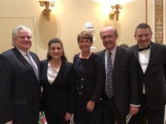 les musiciens du Prince à Vienne - De gauche à droite : Lorenzo Ravano, Premier Conseiller près l’Ambassade de Monaco en Autriche ; Cecilia Bartoli ; S.E. Mme Berro-Amadeï, Ambassadeur de Monaco en Autriche ; Christian Dorda, Consul honoraire de Monaco en Autriche et Guillaume Rose, Directeur général exécutif du MEB ©DR