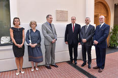 Voir la photo - Surrounding H.S.H. Prince Albert II, from left to right, Marine de Carné-Trécesson, French Ambassador; Michèle Bertola and Roland Borghini (relatives of René Borghini); Christophe Steiner, President of the National Council; and Serge Telle, Minister of State. © - Government Communication Department / Charly Gallo