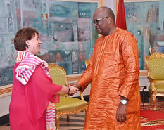 Mission Burkina - Mme Isabelle Rosabrunetto, Directeur Général du Département pour les Relations Extérieures et la Coopération et S.E.M. Roch Marc Christian Kabore, Président du Burkina Faso ©DIRCOM:Présidence du Faso