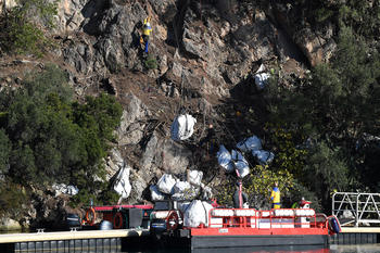 Nettoyage falaises du Rocher HD - Crédit photo : © Manuel Vitali / Direction de la Communication