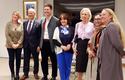 ONU OSCAR - Mme Marissa Grasso, Producteur exécutif du documentaire ; M. Maher Nasser, Directeur de la Division de la sensibilisation du Département des communications mondiales des Nations Unies ; M. Olivier Percovich, Fondateur de Skateistan ; S.E. Mme Isabelle Picco, Représentant permanent de Monaco auprès des Nations Unies ; Mme Ashley Bernhard, Présidente de Haven Hill LLC ; S.E. Mme Adela Raz, Représentant permanent de l’Afghanistan auprès des Nations Unies et Mme Jennifer Cooper, spécialiste des partenariats d’ONU Femmes ©DR ONU OSCAR - Mme Marissa Grasso, Producteur exécutif du documentaire ; M. Maher Nasser, Directeur de la Division de la sensibilisation du Département des communications mondiales des Nations Unies ; M. Olivier Percovich, Fondateur de Skateistan ; S.E. Mme Isabelle Picco, Représentant permanent de Monaco auprès des Nations Unies ; Mme Ashley Bernhard, Présidente de Haven Hill LLC ; S.E. Mme Adela Raz, Représentant permanent de l’Afghanistan auprès des Nations Unies et Mme Jennifer Cooper, spécialiste des partenariats d’ONU Femmes ©DR