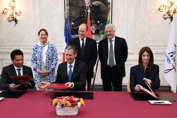 Pelagos -  - Signature of the Pelagos Headquarters Agreement in MonacoThe signatories, from left to right:  H.E. Mr. Xavier Sticker, Ambassador for the Environment, President of the Meeting of the Parties of the Pelagos Agreement;  Mr. Gilles Tonelli, Minister of Foreign Affairs and Cooperation and Ms. Fannie Dubois, Executive Secretary of the Pelagos Agreement.With H.S.H. the Sovereign Prince, Ms. Ségolène Royal, French Minister of the Environment, Energy and the Sea, responsible for International Relations on Climate, and Mr. Gian Luca Galletti, Italian Minister of the Environment and the Protection of the Territory and the Sea. 