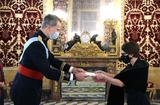 Présentation des Lettres créances Roi d’Espagne. © Casa de S.M. el Rey - Sa Majesté Le Roi d’Espagne Felipe VI et S.E. Mme Catherine Fautrier-Rousseau. © Casa de S.M. el Rey