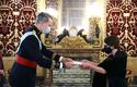 Présentation des Lettres créances Roi d’Espagne. © Casa de S.M. el Rey - Sa Majesté Le Roi d’Espagne Felipe VI et S.E. Mme Catherine Fautrier-Rousseau. © Casa de S.M. el Rey Présentation des Lettres créances Roi d’Espagne. © Casa de S.M. el Rey - Sa Majesté Le Roi d’Espagne Felipe VI et S.E. Mme Catherine Fautrier-Rousseau. © Casa de S.M. el Rey