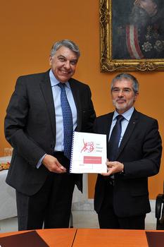 Rapport Comite Antidopage.© Direction de la Communication  Manu Vitali - Philippe Orengo, President of the Monegasque Anti-Doping Committee (on the left) and Patrice Cellario, Minister of Interior (on the right). © Government Communication Department / Manu Vitali