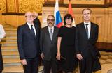 Voir la photo - Réception diplomatique au Musée Historique De gauche à droite, S.E. M. Serge Telle, Ministre d’Etat, M. Gérard Pettiti, S.E. Mme Mireille Pettiti, Ambassadeur de Monaco auprès de la Fédération de Russie, M. Gilles Tonelli, Conseiller de Gouvernement-Ministre des Relations Extérieures et de la Coopération.