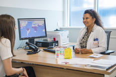 Service consultations voyageurs CHPG - Dr Olivia Keita-Perse, Head of the Epidemiology and Hospital Hygiene Department © Government Communication Department/Stéphane Danna