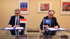 Signature accords OIAC - Signature accords OIAC © DR