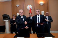 Signature de la convention CHPG-IM2S 2_ - 
Signature de la convention CHPG-IM2S : à gauche, le Directeur Général de l'IM2S, M. Gérard Luccio et à droite, M. Patrick Bini, Directeur du CHPG.Copyright - Direction de la Communication / Charly Gallo