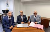 Signature de la convention de partenariat le 14 septembre 2023.©DR - De gauche à droite : M. Ronan DUBOIS, Directeur Général de la Fondation LENVAL ; M. Jean-François COMAS, Président de la Fondation LENVAL ; M. Alexandre BORDERO, Directeur de l’Action Sanitaire. Signature de la convention de partenariat le 14 septembre 2023. ©DR