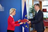 Ursula von der Leyen et S.E.M. Frédéric Labarrère © European Union, 2022 - Ursula von der Leyen et S.E.M. Frédéric Labarrère © European Union, 2022 Ursula von der Leyen et S.E.M. Frédéric Labarrère © European Union, 2022 - Ursula von der Leyen et S.E.M. Frédéric Labarrère © European Union, 2022